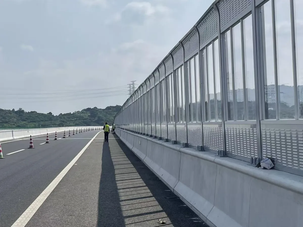 Expressway noise barrier maintenance project for Jiangluo Expressway in Guangdong China