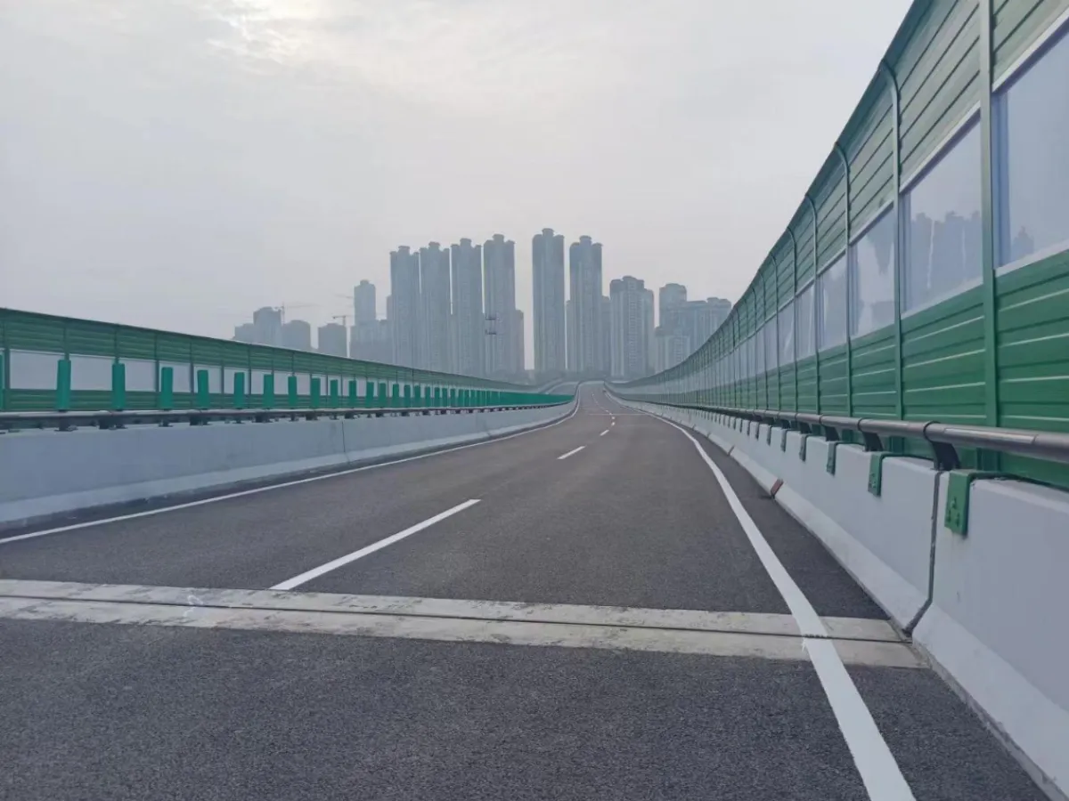 Elevated bridge noise barrier supply project in Xintang Guangzhou China